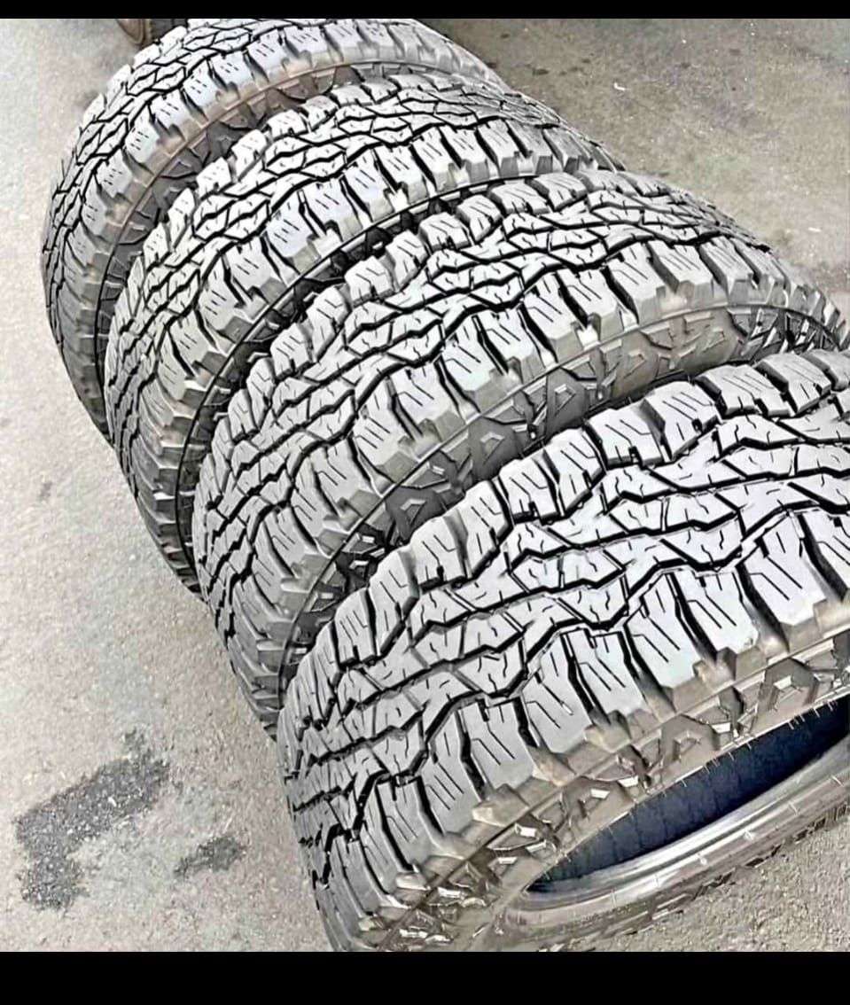 275 70 18 Goodyear Tires Con 80% De Vida Las 4tires🛻🛻🚘🚘