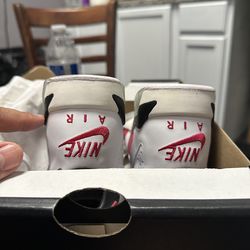 Jordan Carmine 6s size 4.5y