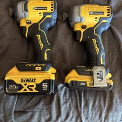 2 Impact Screw Gun Dewalt And 2 batteries