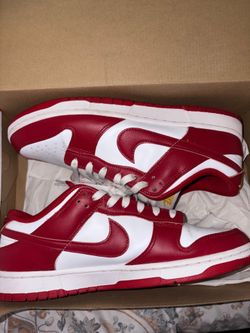 Gym Red Dunks