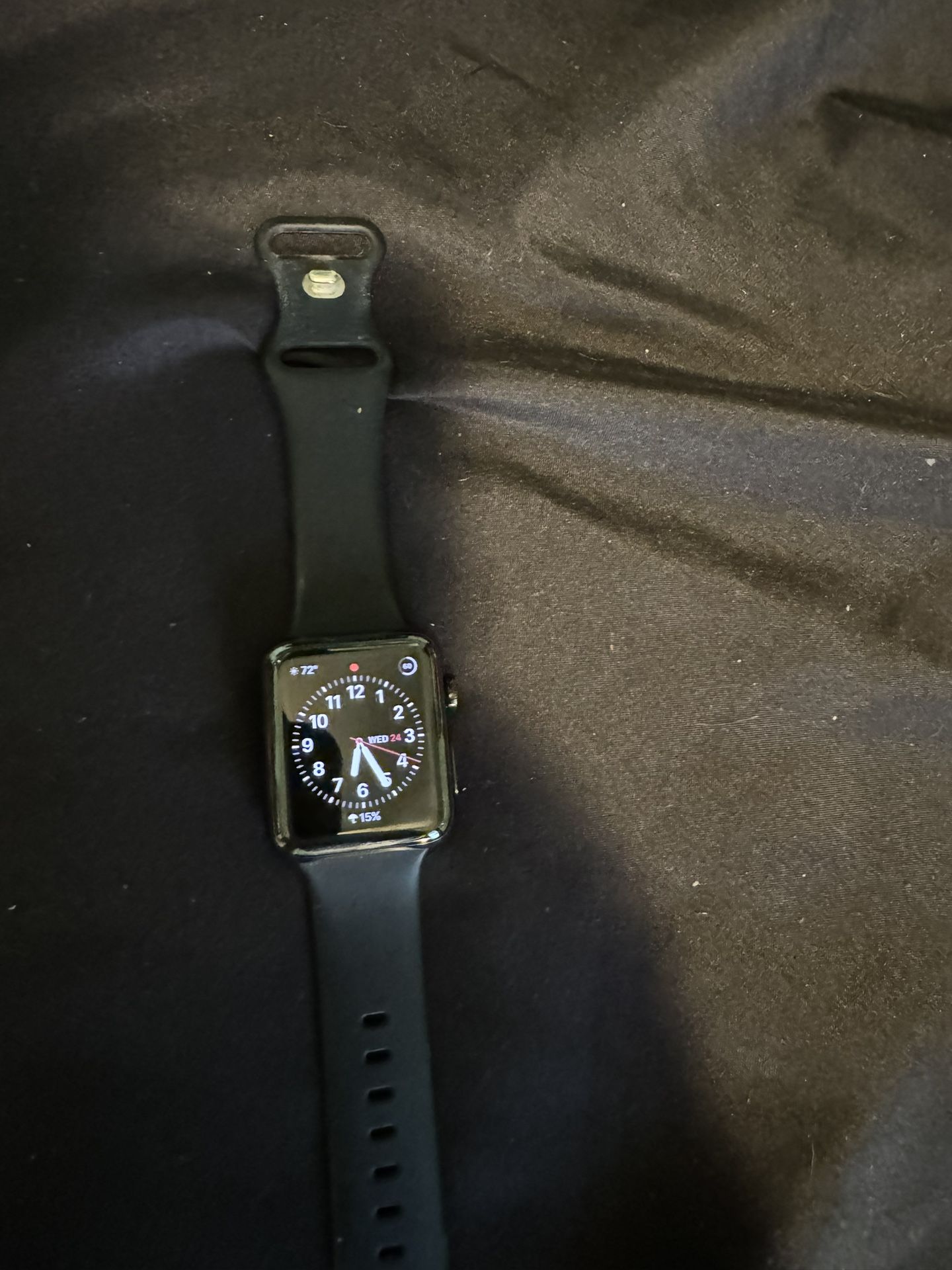 Apple Watch Series 3. Stainless steel case Sapphire crystal glass