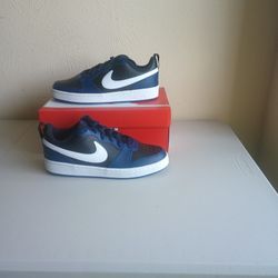 Nike Court Borough Low 2