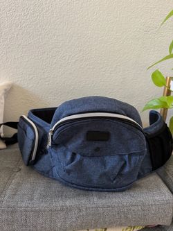 Tushbaby Hip Carrier + Hands-Free Attachment