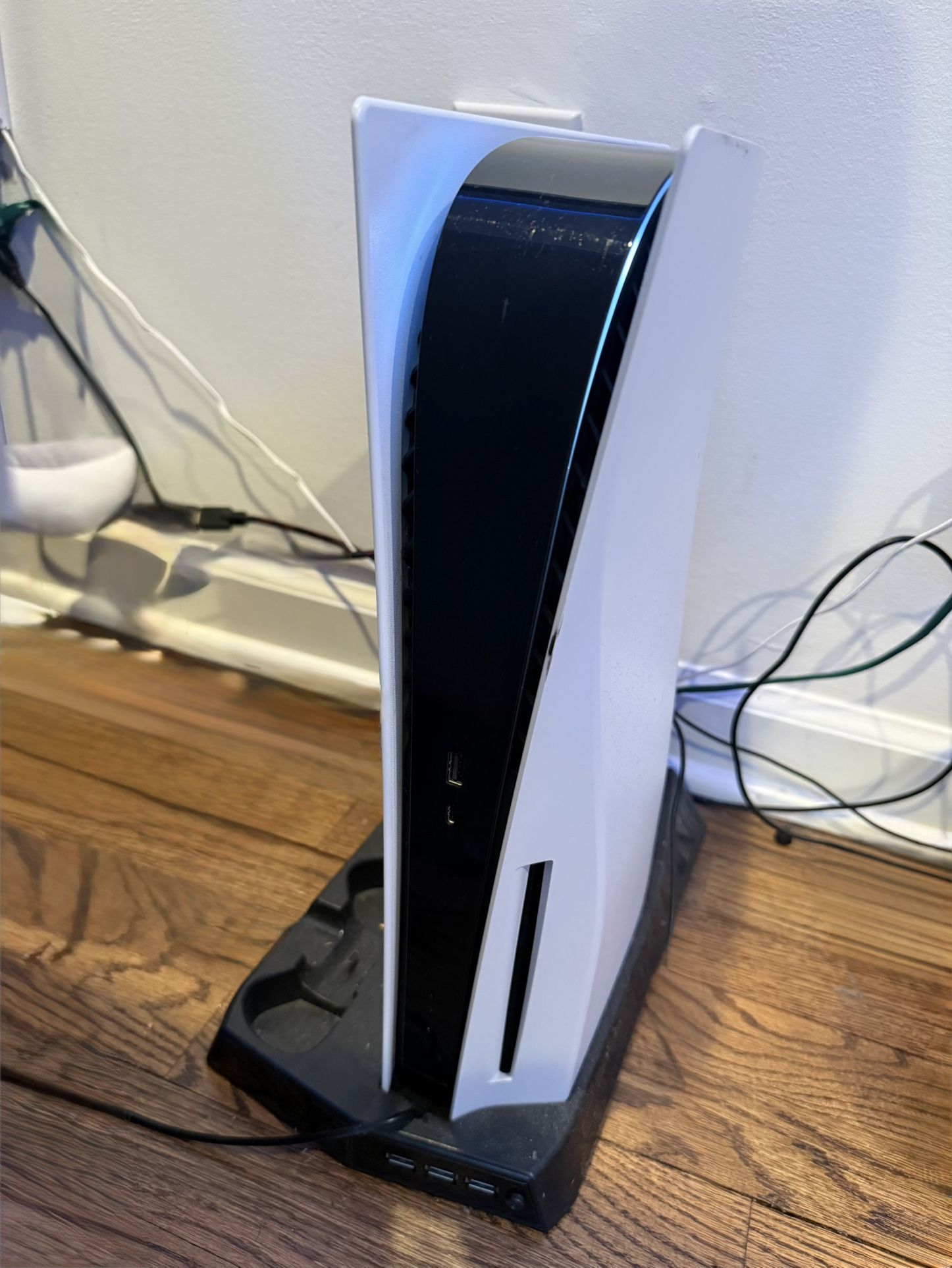 PS5 Disk Edition - Comes With Many Accessories