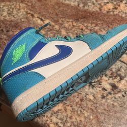 Youth sneakers shop on sale