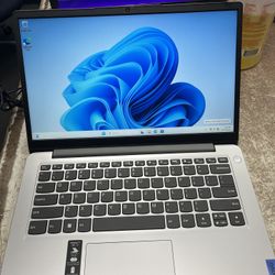 Lenovo Laptop (846877-1)