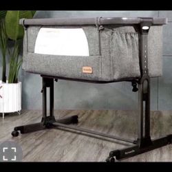 Yamesmile Baby Bassinets Bedside Sleeper Portable Crib  Open box item in the original box   INVENTORY NUMBER: 101(contact info removed)