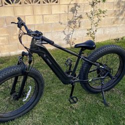 Runs Smooth Lmk Nothing Wrong With It Comes With Charger Willing To Negotiate 