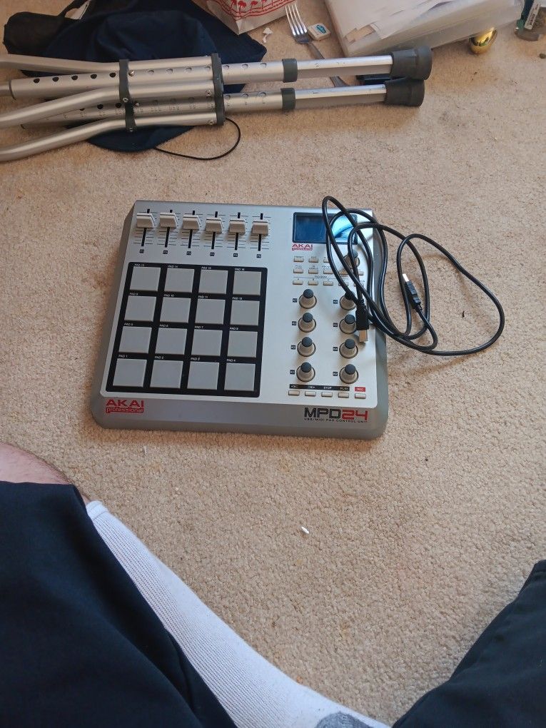 Akai MPD24