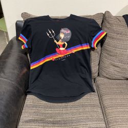 Size,XL.EIV + Riche Paris T-Shirt.
