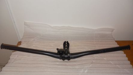 I’ve got two affordable MTB cockpit setups ready to go.