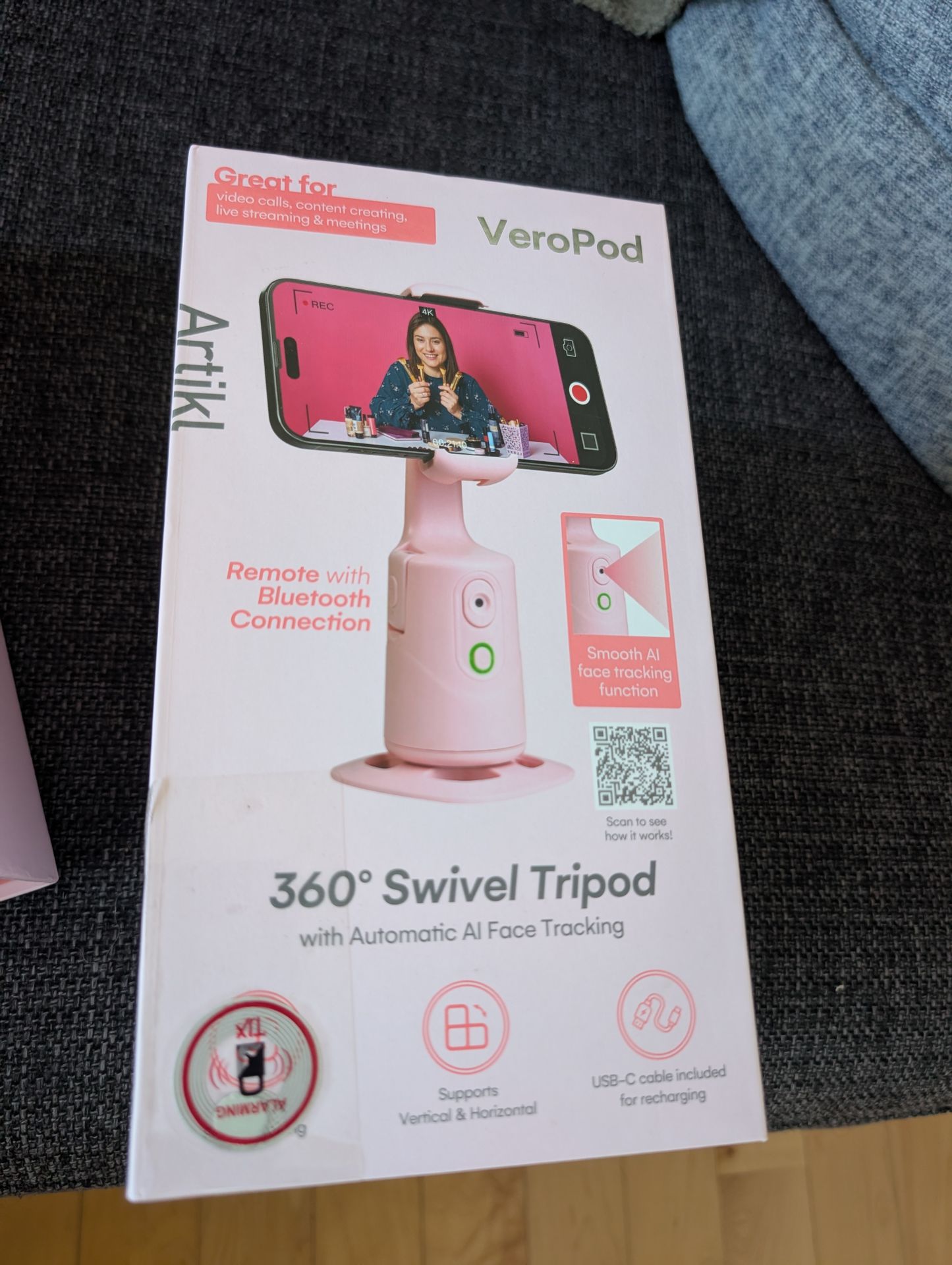 NEW cell phone tripod with automatic face tracking