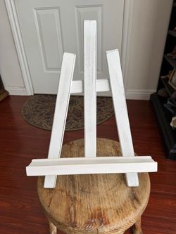 White Wooden Display Stand