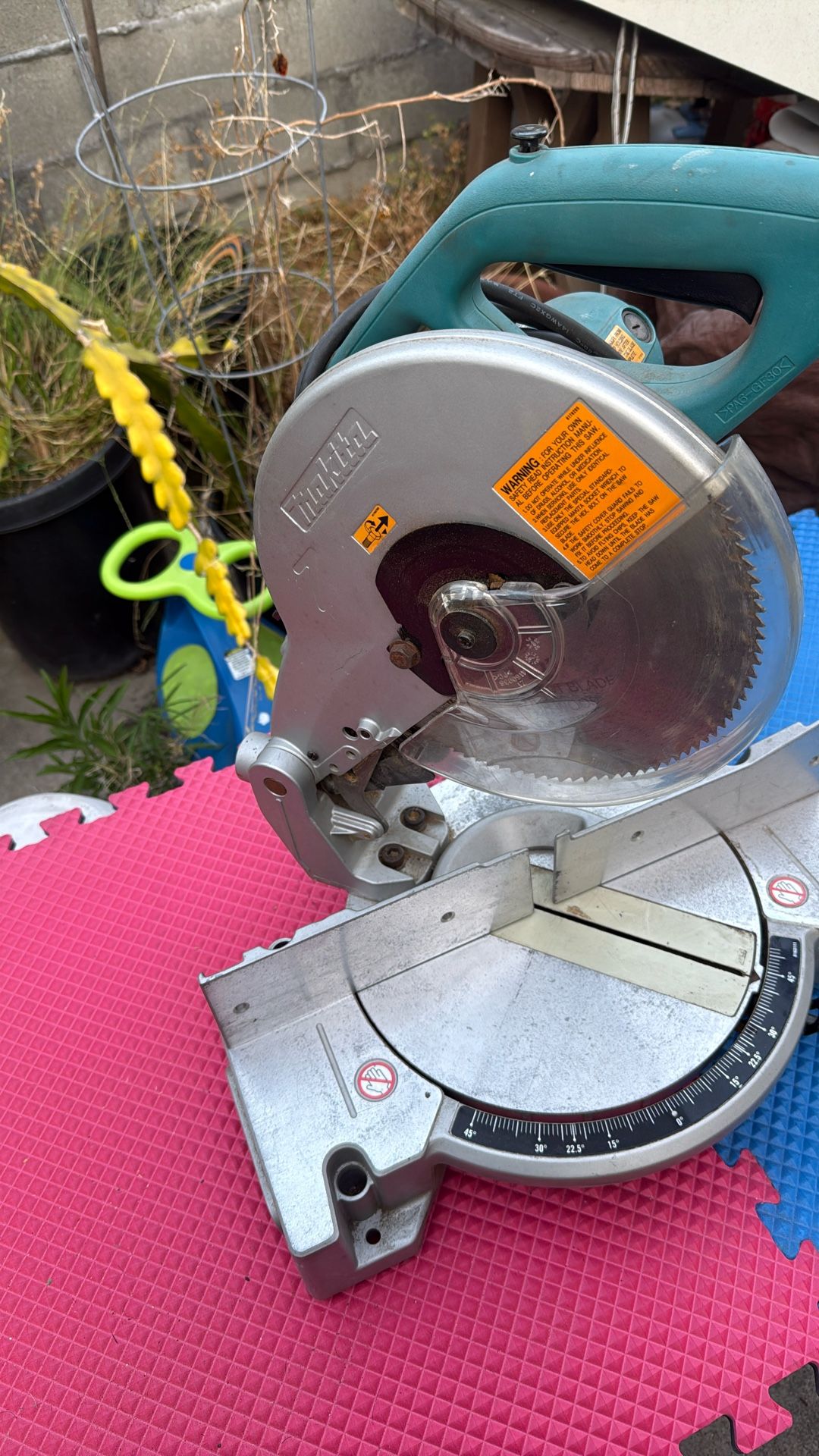 Miter Saw Makita Como Nuevo