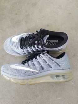 Women's Nike Air Max Size 6