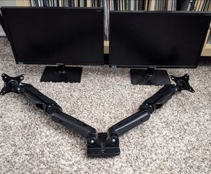 Two 21" Samsung monitors and wall mount