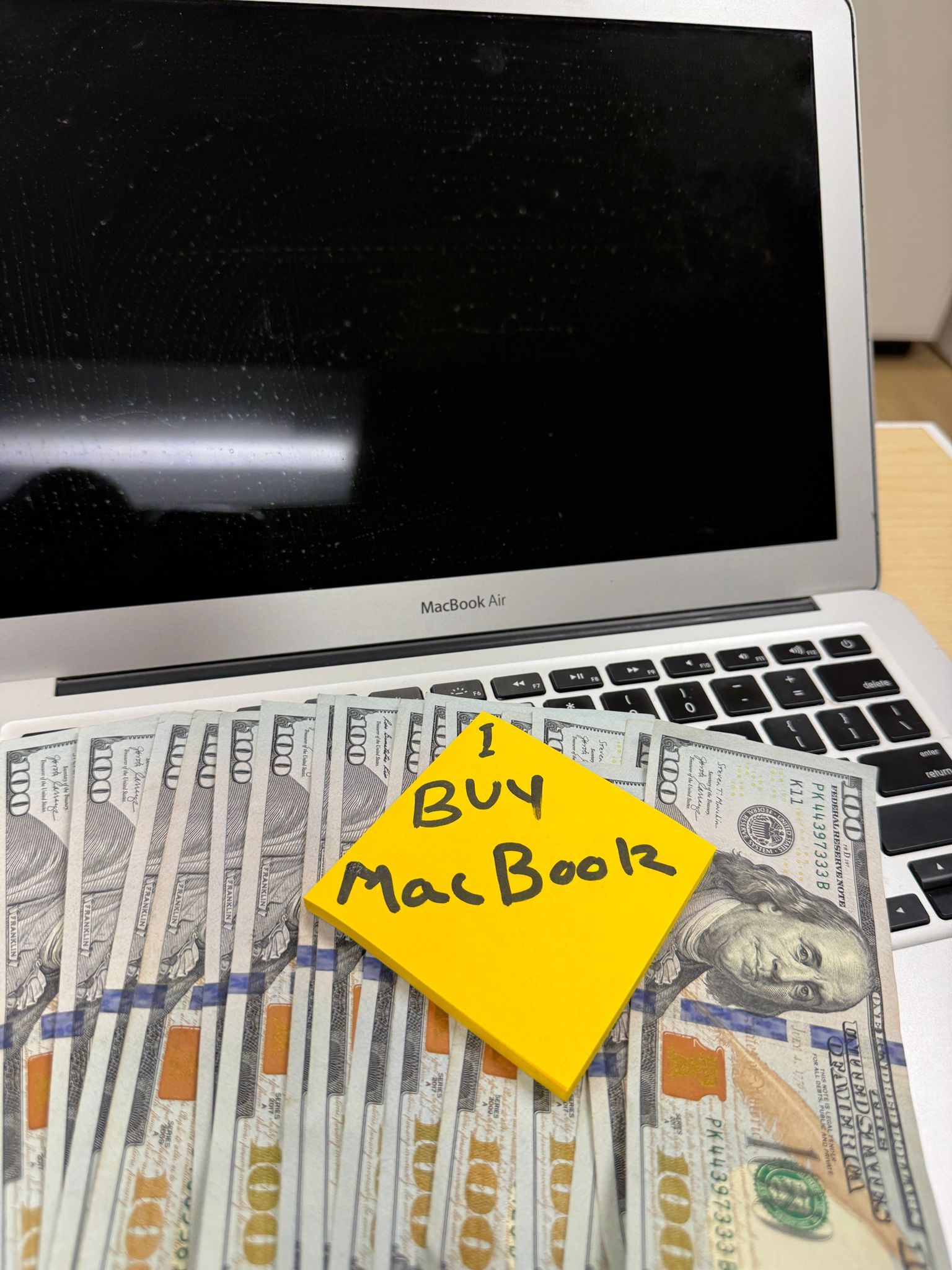 Macbook Pro Macbook Pro M1, M2, M3 For instant Cash