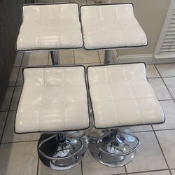 Set Of 4 Adjustable Barstools 30”Height $ 200.00 Can Deliver 