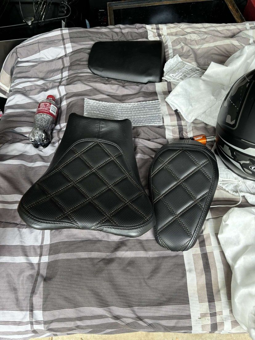 Kawasaki Z900 Seats C.C Rider. NEW!