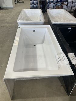 Acrylic Tub Freestanding Tub Bathtub 60” x 30” $280  Luke’s liquidations warehouse Address:  2434 N Forsyth Rd, Suite A, Orlando, Fl, 32807 Open  Mond