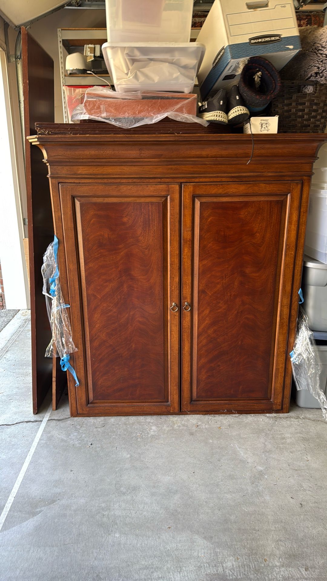 New Excellent Condition Armoire