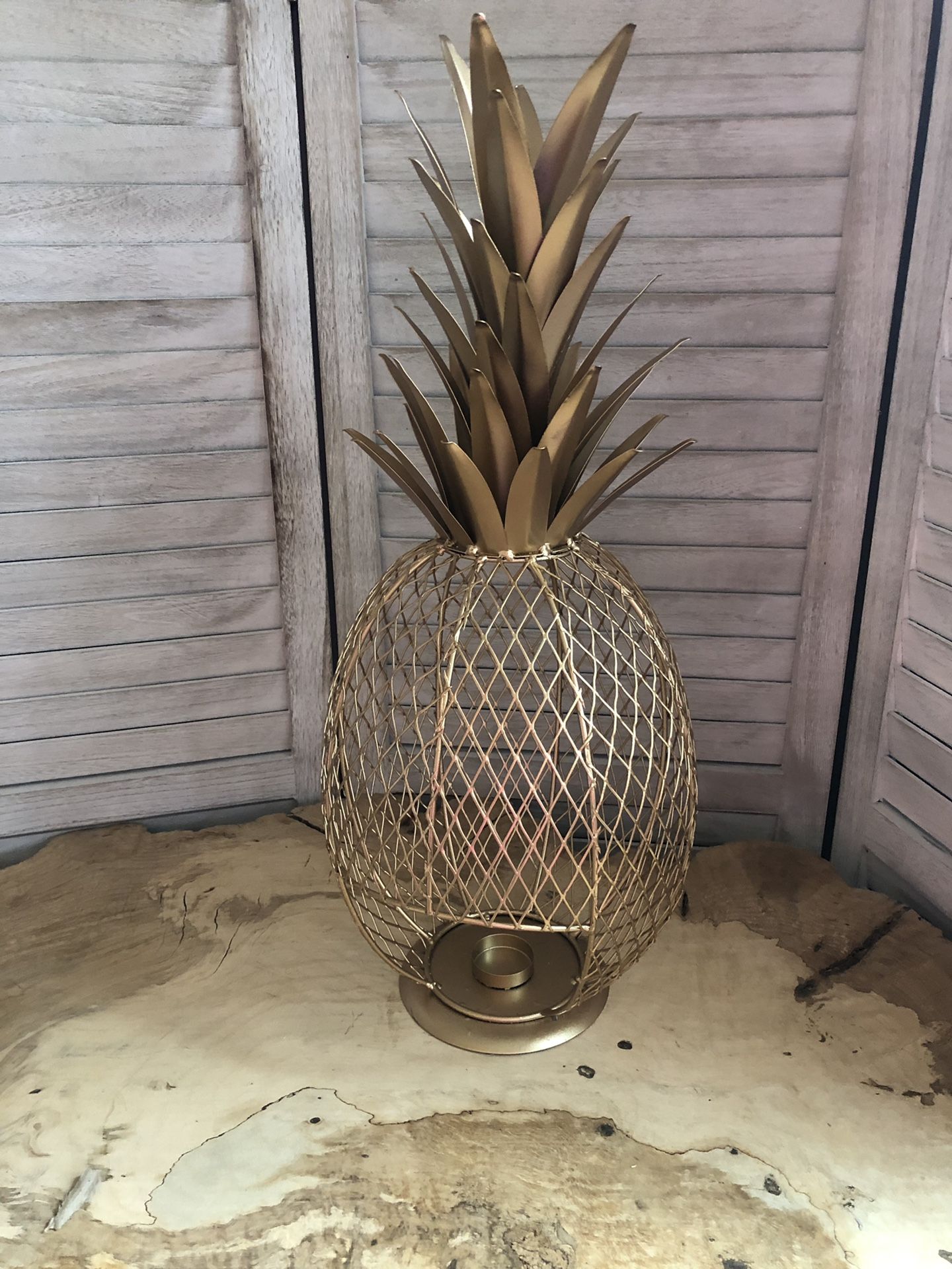 Gold pineapple tealight candle holder