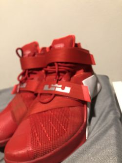 Nike 11.5 Men’s Lebron James Red Zoom Soldier. Like New!