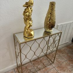 Entrance Table 