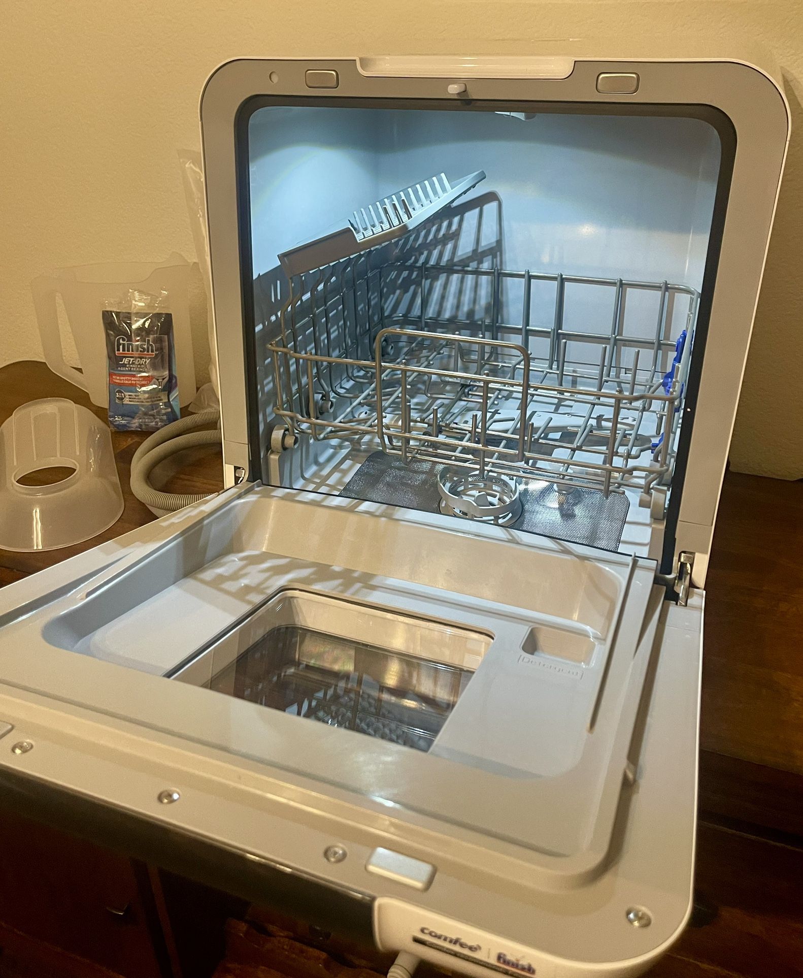 COMFEE' Countertop Dishwasher NEW!