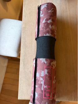 Squat and barbell pad
