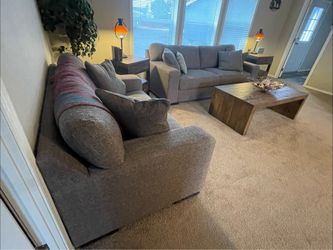 Gorgeous Sofa Sets only @ MYYSPACE FURNITURE 🪑 Same Day Delivery 🚚