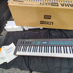 Vintage Synthesizer. Yamaha Dx21