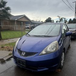 2015 Honda  Fit Only 075,000 Milles 