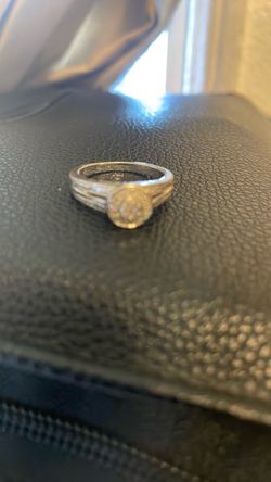 Anillo de compromiso de plata