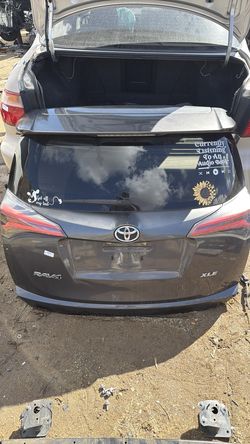 2017 Toyota Rav4 (Decklid)