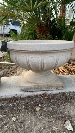 Sandstone vase from haddanstone