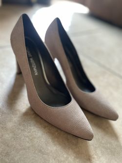 Stuart Weitzman heels SIZE 9 