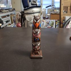 Vintage 1970's Alaskan Totem Pole Resin Native American Tabletop Art 6.5" Tall 