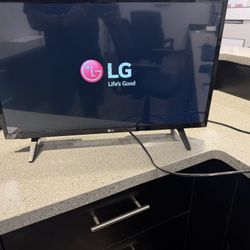 LG 28” TV