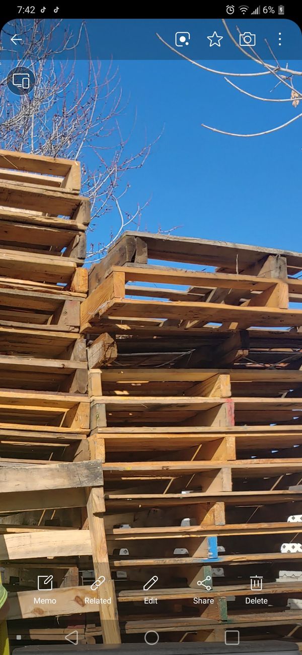 I pick up ..free pallets for Sale in Winchester, CA - OfferUp