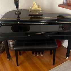 SUZUKI  Electric Baby Grand Piano