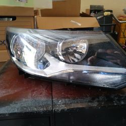 Volkswagen Tiguan 2012-2017 Passenger/Right Headlight Assembly 