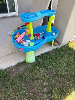 Water play table