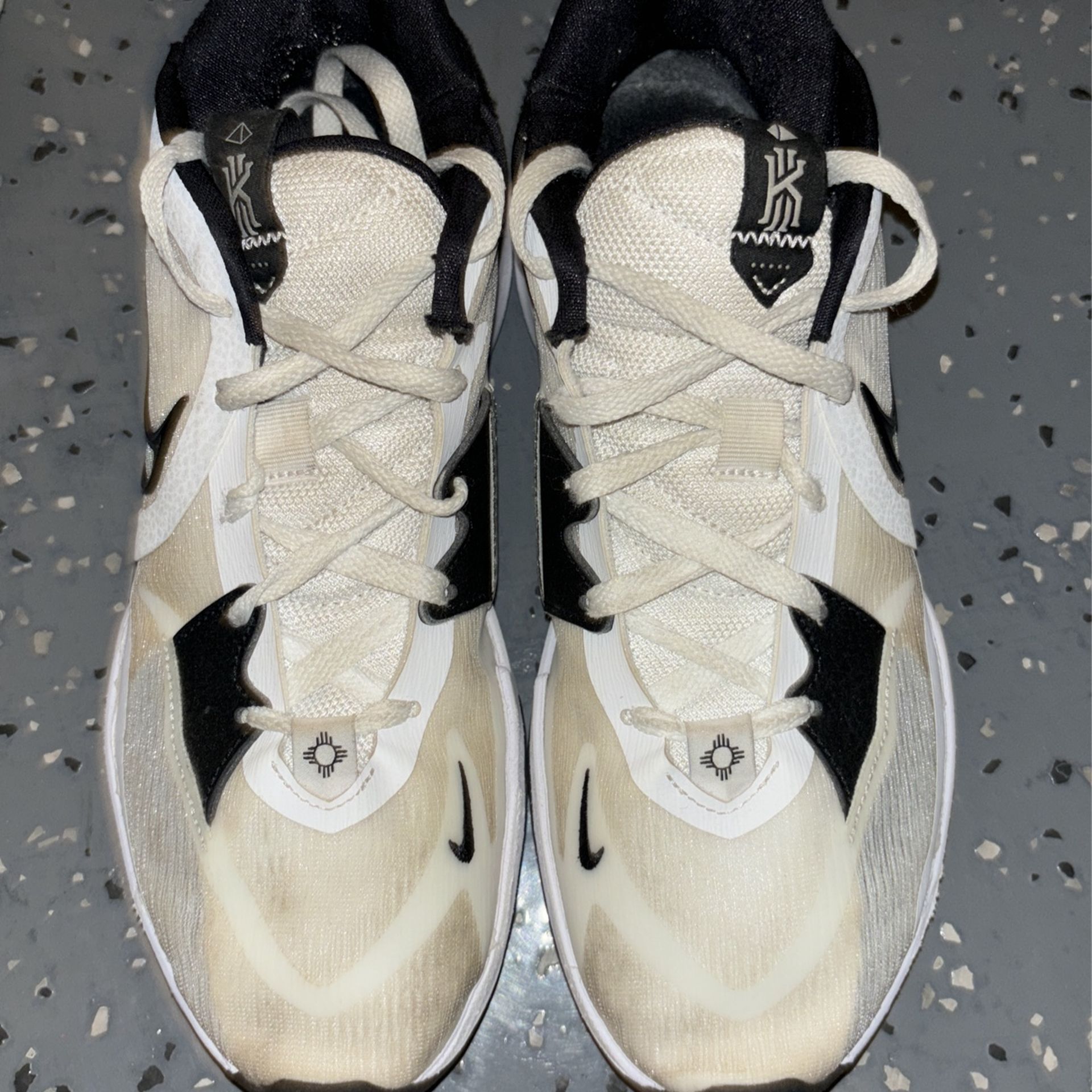 Nike Size Kyrie  Size 10