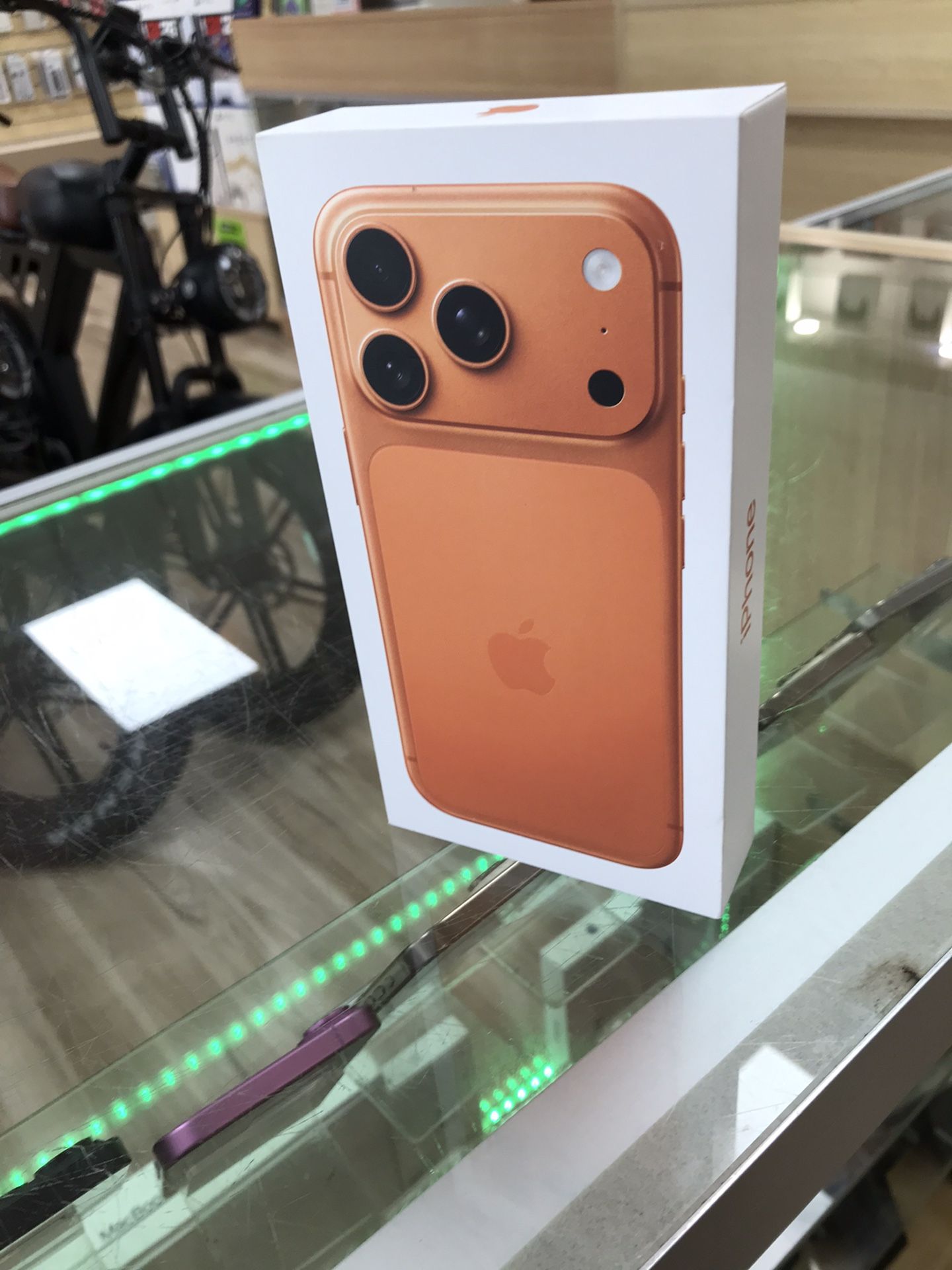 Cosmic Orange iPhone 17 Pro 256GB