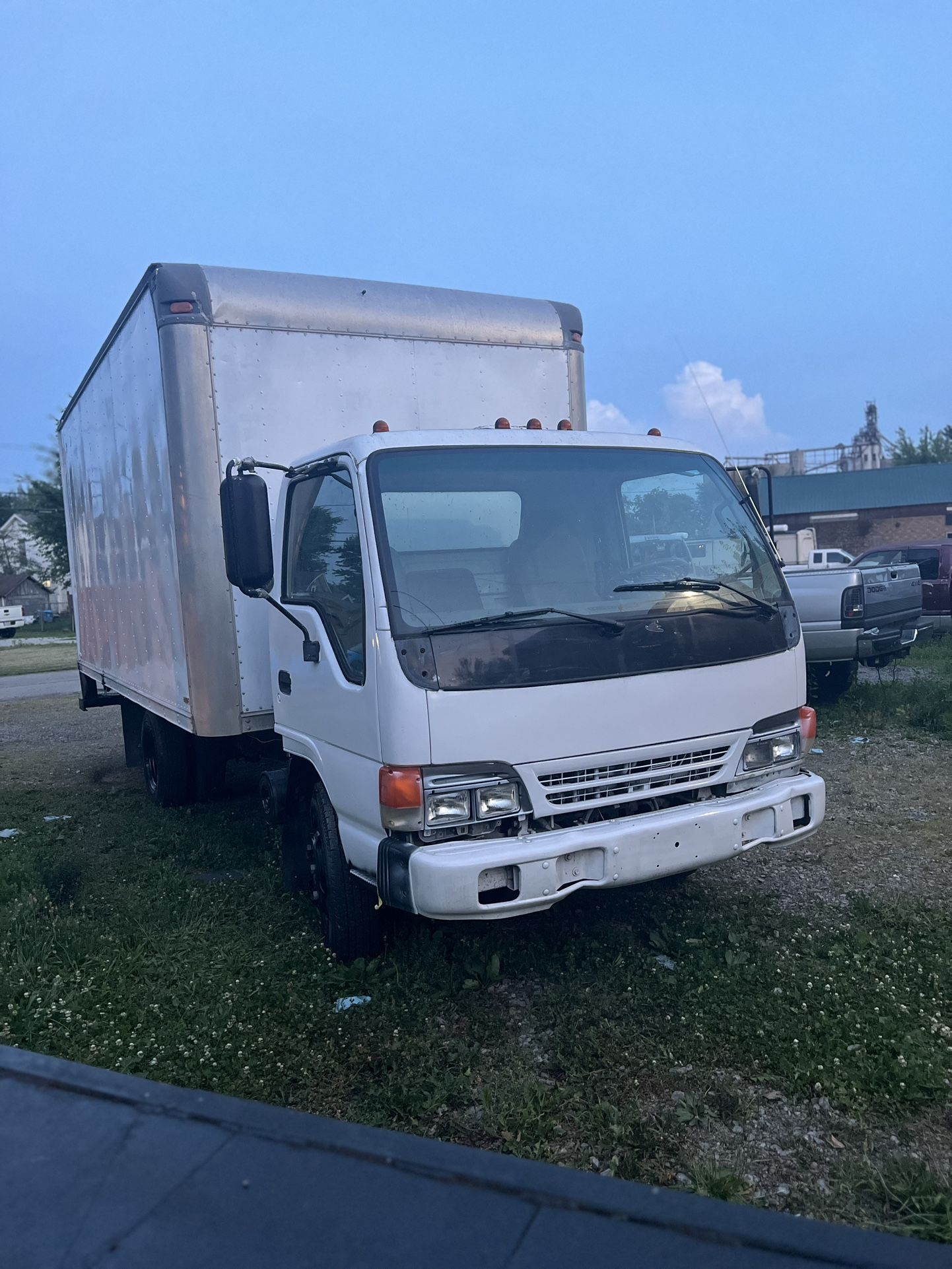 1998 Iszue Box truck