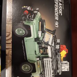 Lego Land Rover Classic Defender 90 10317 200$