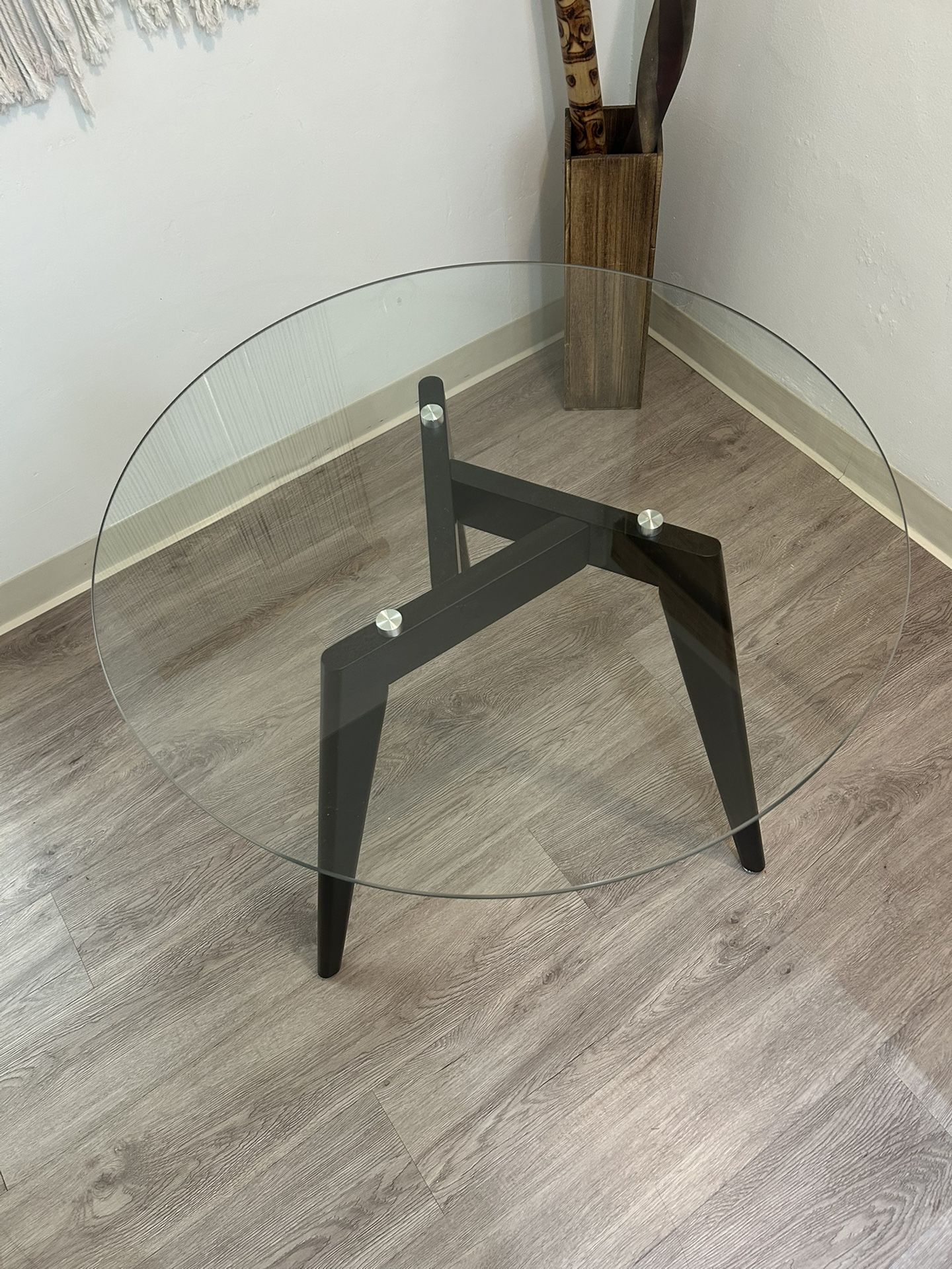 Round Glass Dining Table 31.5” Diameter