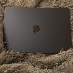 MacBook Air M2 15 inch