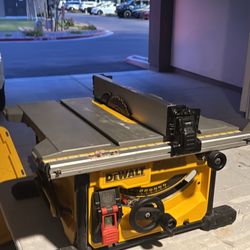 Dewalt 8.25 Table Saw 